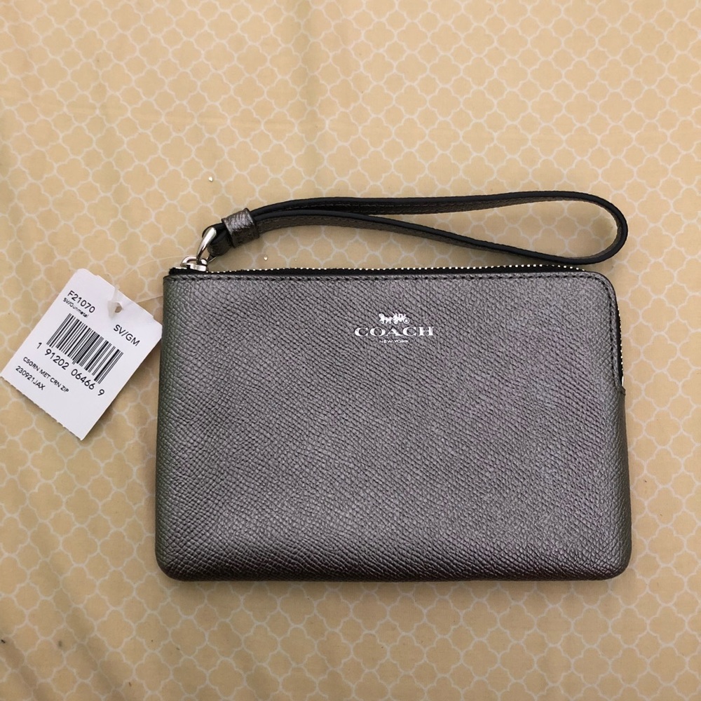 BNWT Coach Wristlet